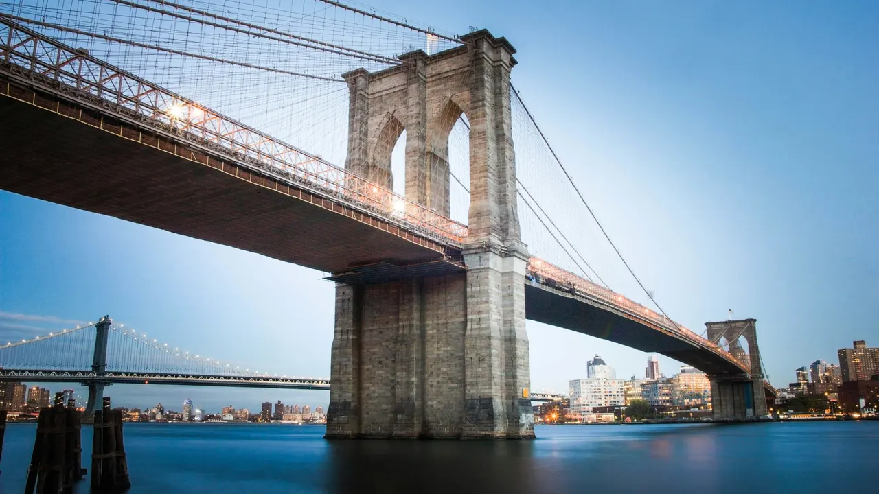 Ponte di Brooklyn di Sera