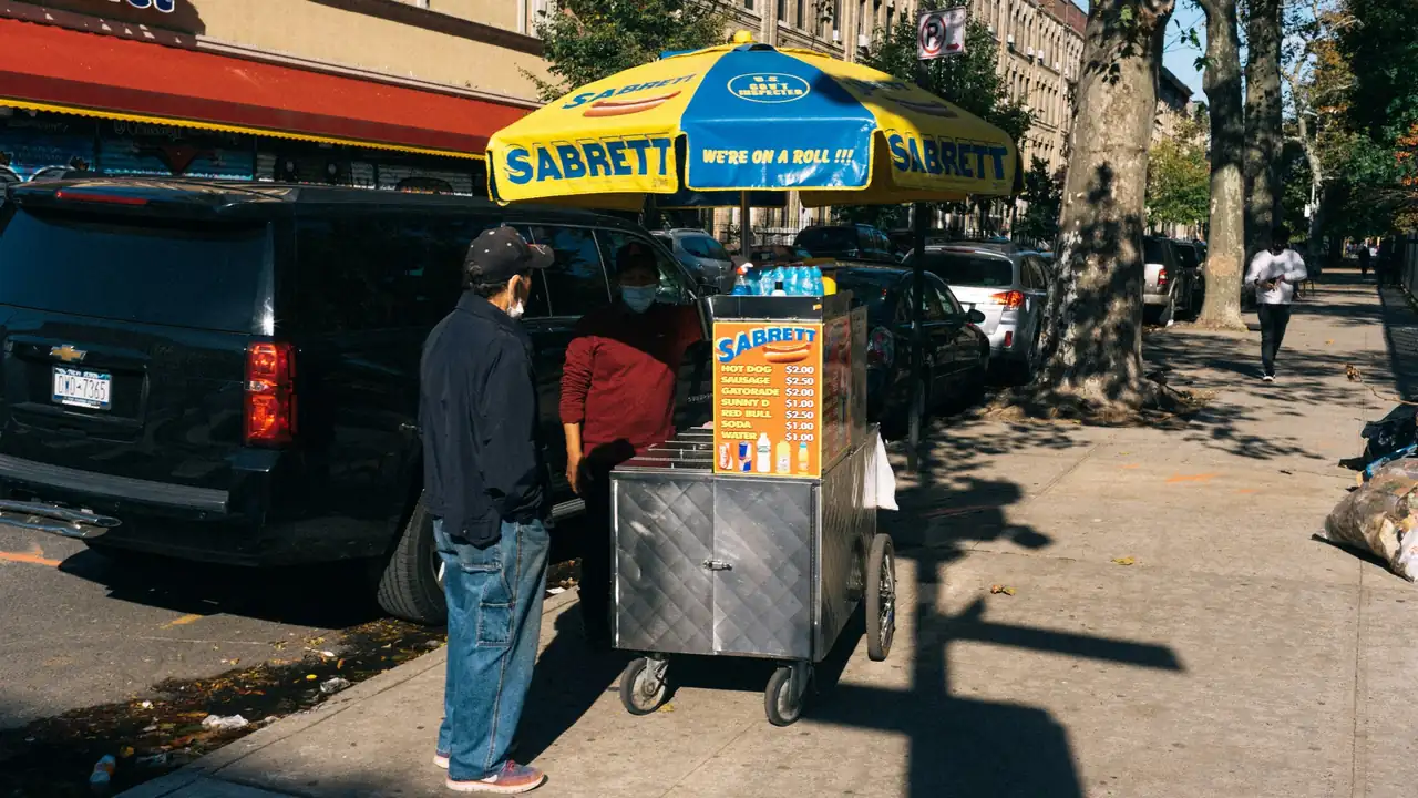 venditore di panini a Bushwick, Brooklyn