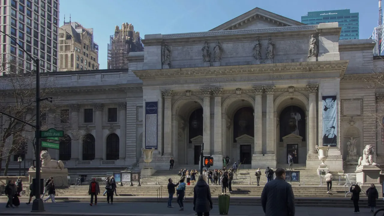 Ingresso della Public Library a New York