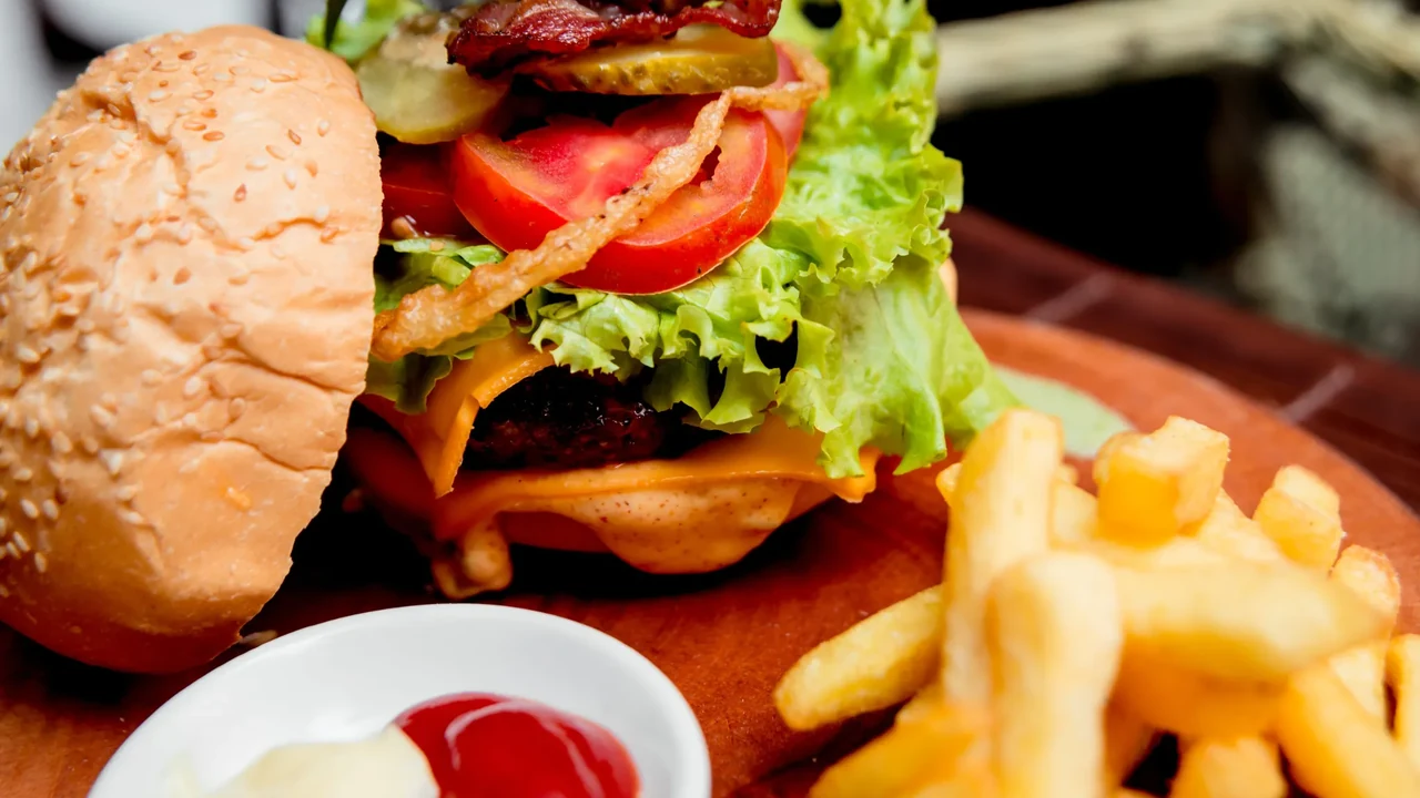 Hamburger e Patatine, piatto composto