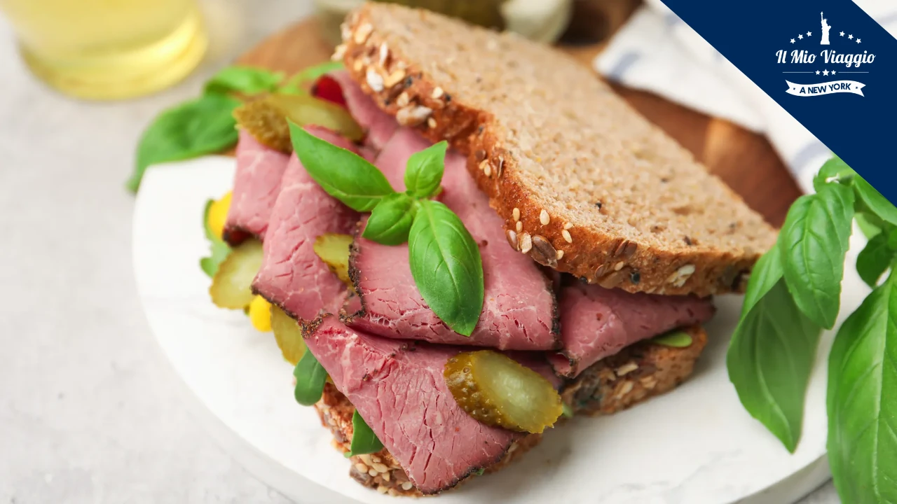 Il Panino Pastrami più Buono di New York: Dove Mangiarlo, da Katz’s a Brooklyn
