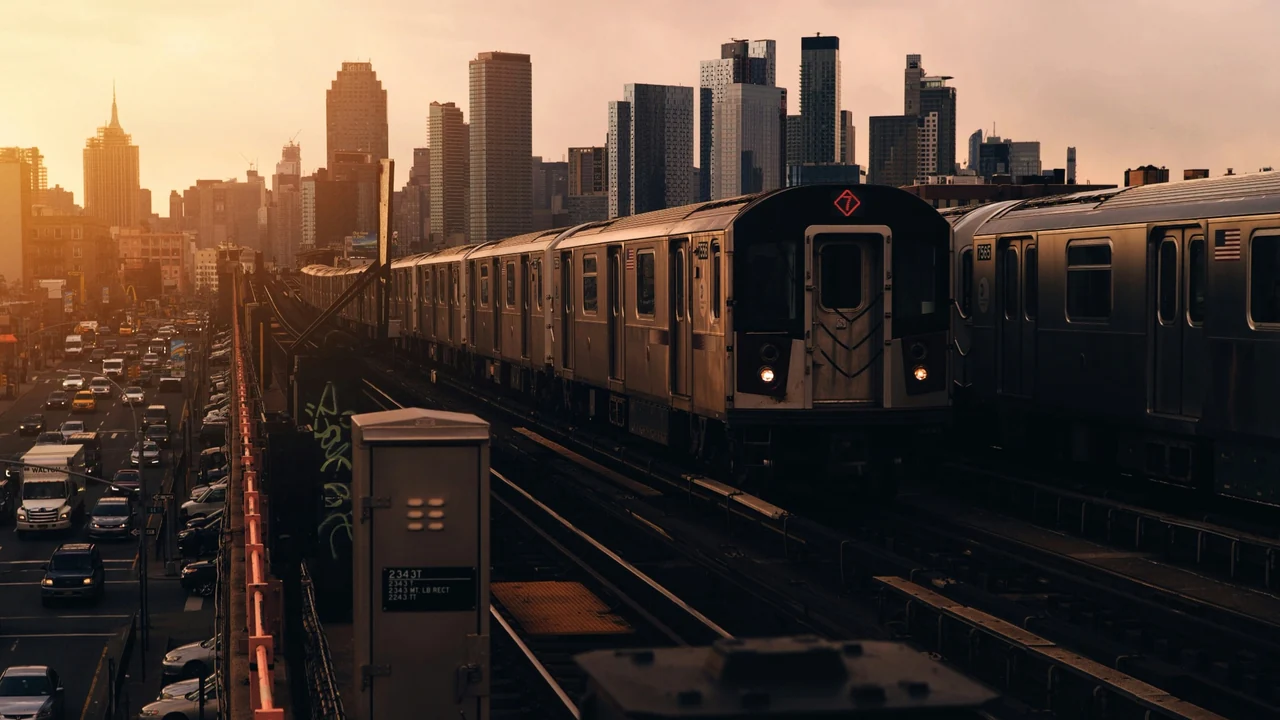 Treno nel Queens a New York