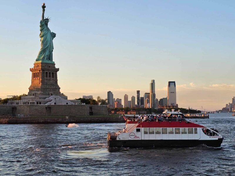 Crociera Circle Line lungo lo skyline di Manhattan