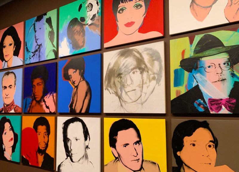 Sale espositive del Whitney Museum con opere d'arte americana del Novecento