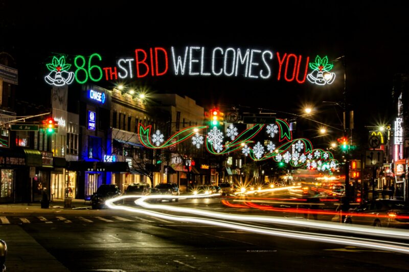Tour delle Luci di Natale a Dyker Heights in Italiano