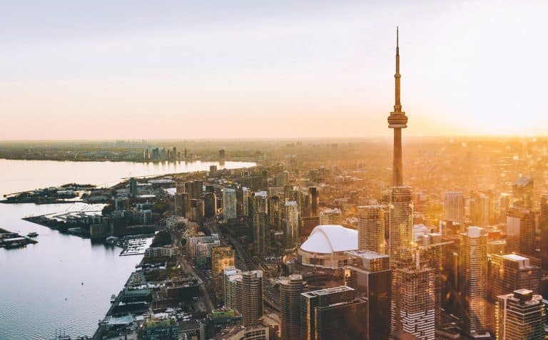 Tour Niagara Falls, Toronto, Washington & Philadelphia from New York: 5 Days