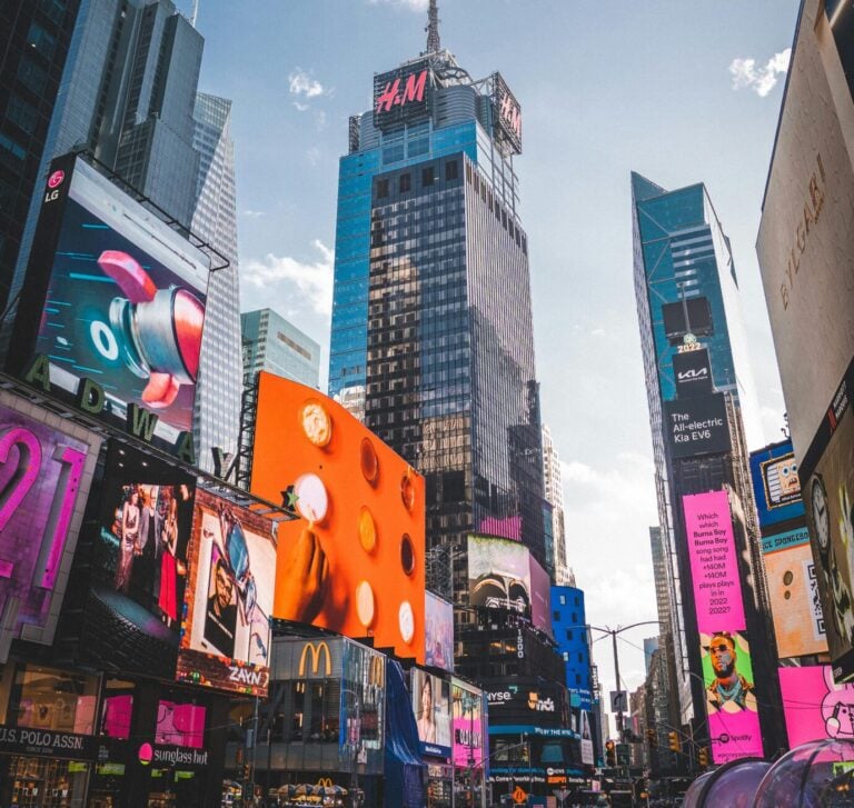 Video e Foto a Times Square: Noleggio Cartellone per 24 Ore. Codice sconto: ILMIOVIAGGIO5