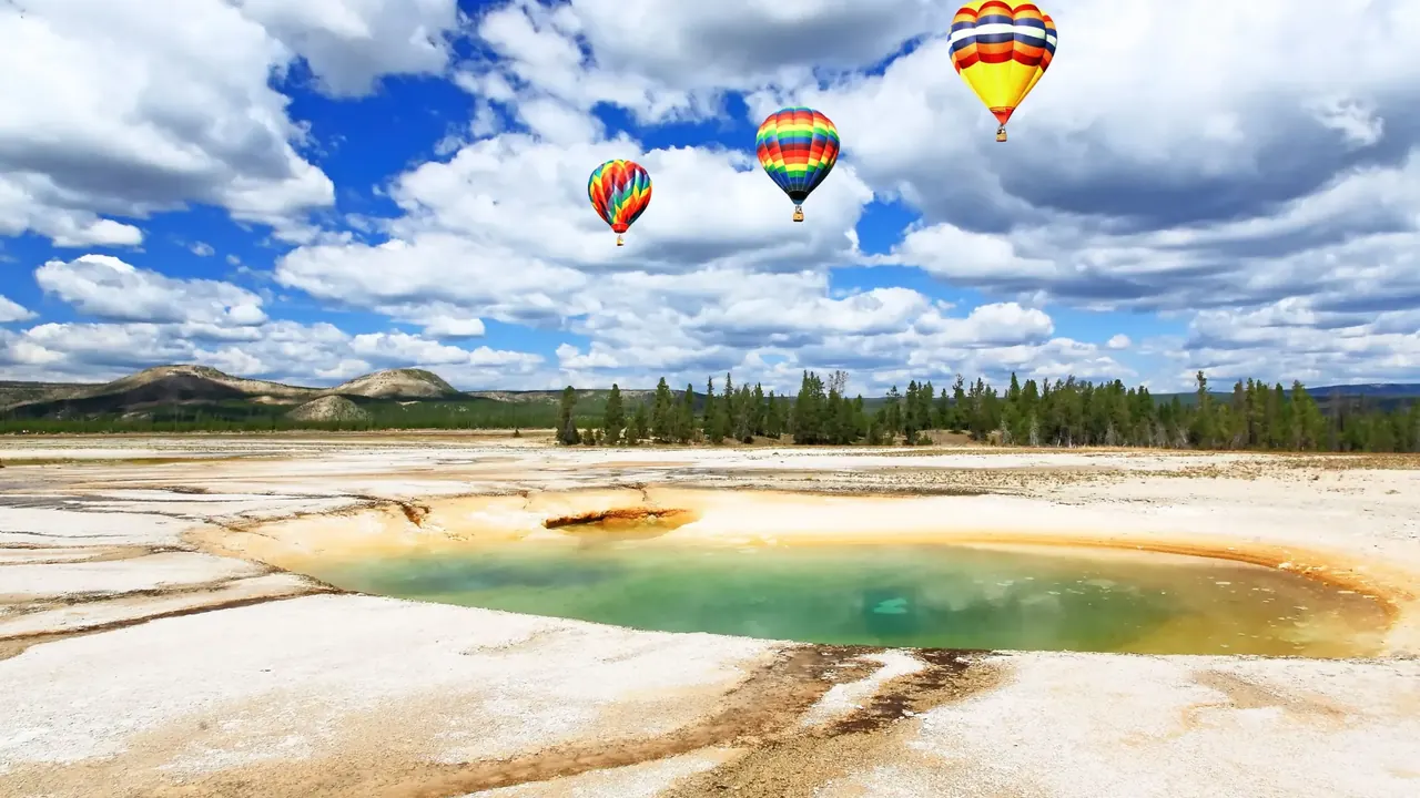 Midway Geyser al parco di Yellowstone