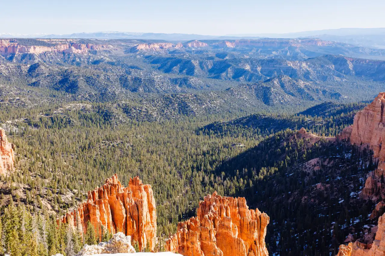 Panorama primaverile da Rainbow Point, il punto più alto del parco nazionale di Bryce Canyon