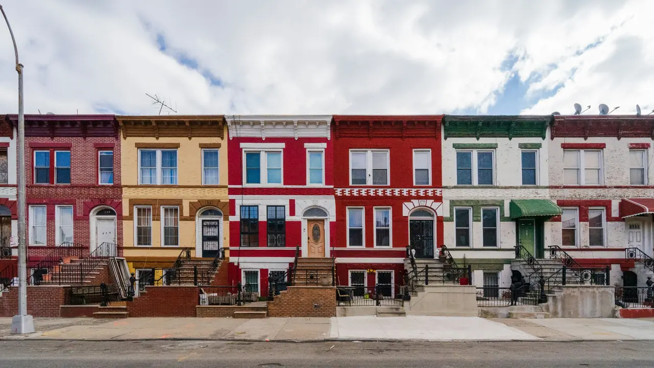 Edifici colorati a Crown Heights, Brooklyn