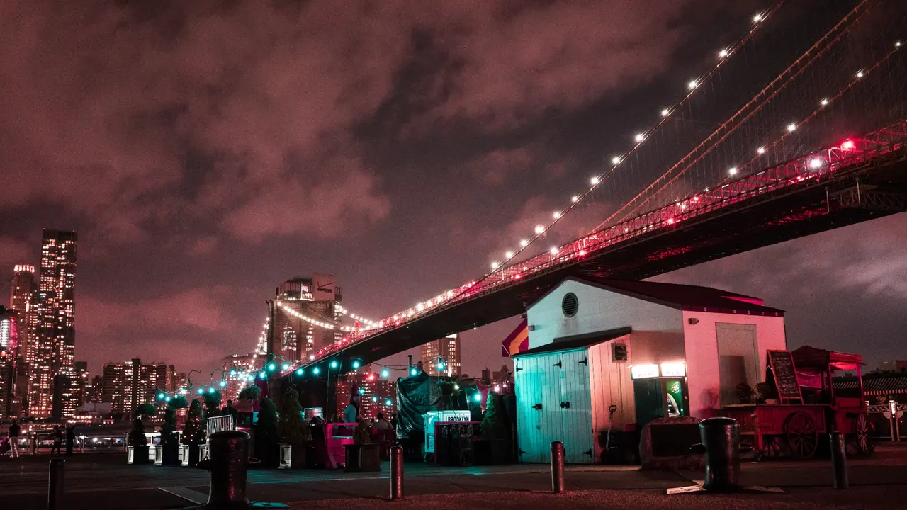 Brooklyn Heights, il ponte di Brooklyn visto di notte